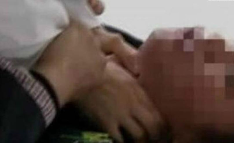 قتلت ابنها البالغ 11 عاما والمصاب بالتوحد