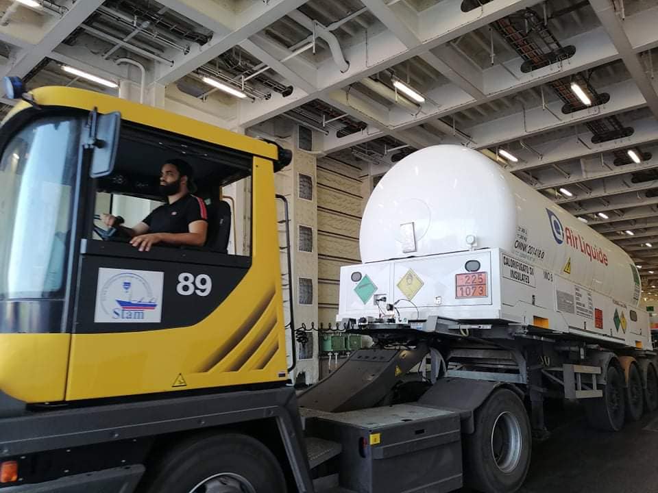 بالصور.. وصول دفعة جديدة من الأكسجين من هذا البلد الأوروبي بالصور.. وصول دفعة جديدة من الأكسجين من هذا البلد الأوروبي