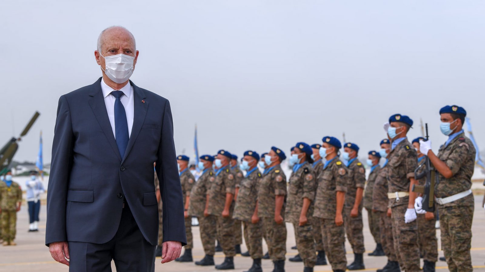 رئيس الجمهورية يشرف على موكب توديع البعثة العسكرية التونسية إلى إفريقيا الوسطى (صور)