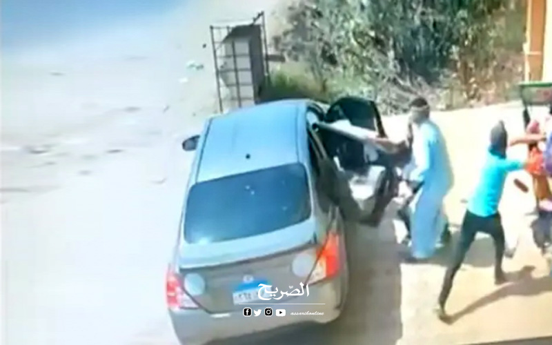 شاهد لحظة اختطاف طفل أمام والدته في محل لبيع الخضر (فيديو) شاهد لحظة اختطاف طفل أمام والدته في محل لبيع الخضر (فيديو)