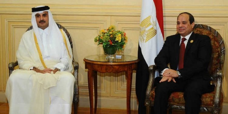 لقاء بين أمير قطر والرئيس المصري في بغداد