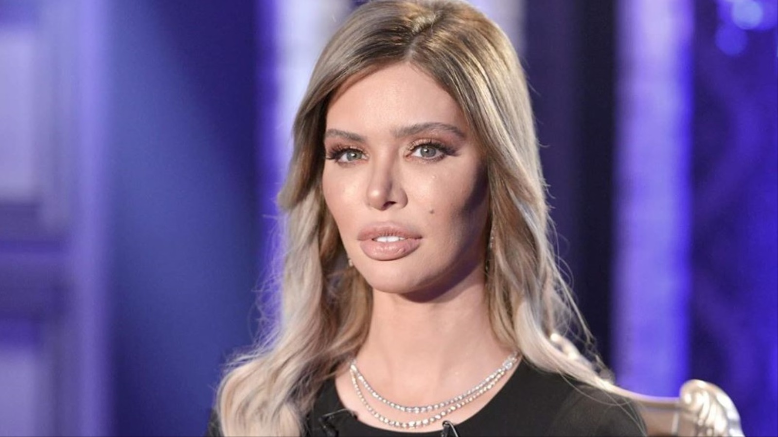 عائشة عثمان تطرح اول اغنية لها باللهجة المصرية (فيديو)