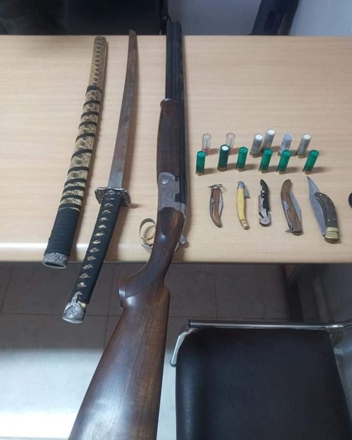 حجز بندقية صيد ومجموعة من الخراطيش دون رخصة  في هذه المدينة