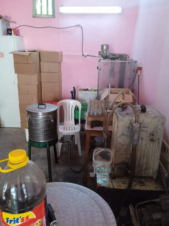 في مصنع عشوائي/ الزيت النباتي المدعّم زيت للتجميل !(صور)