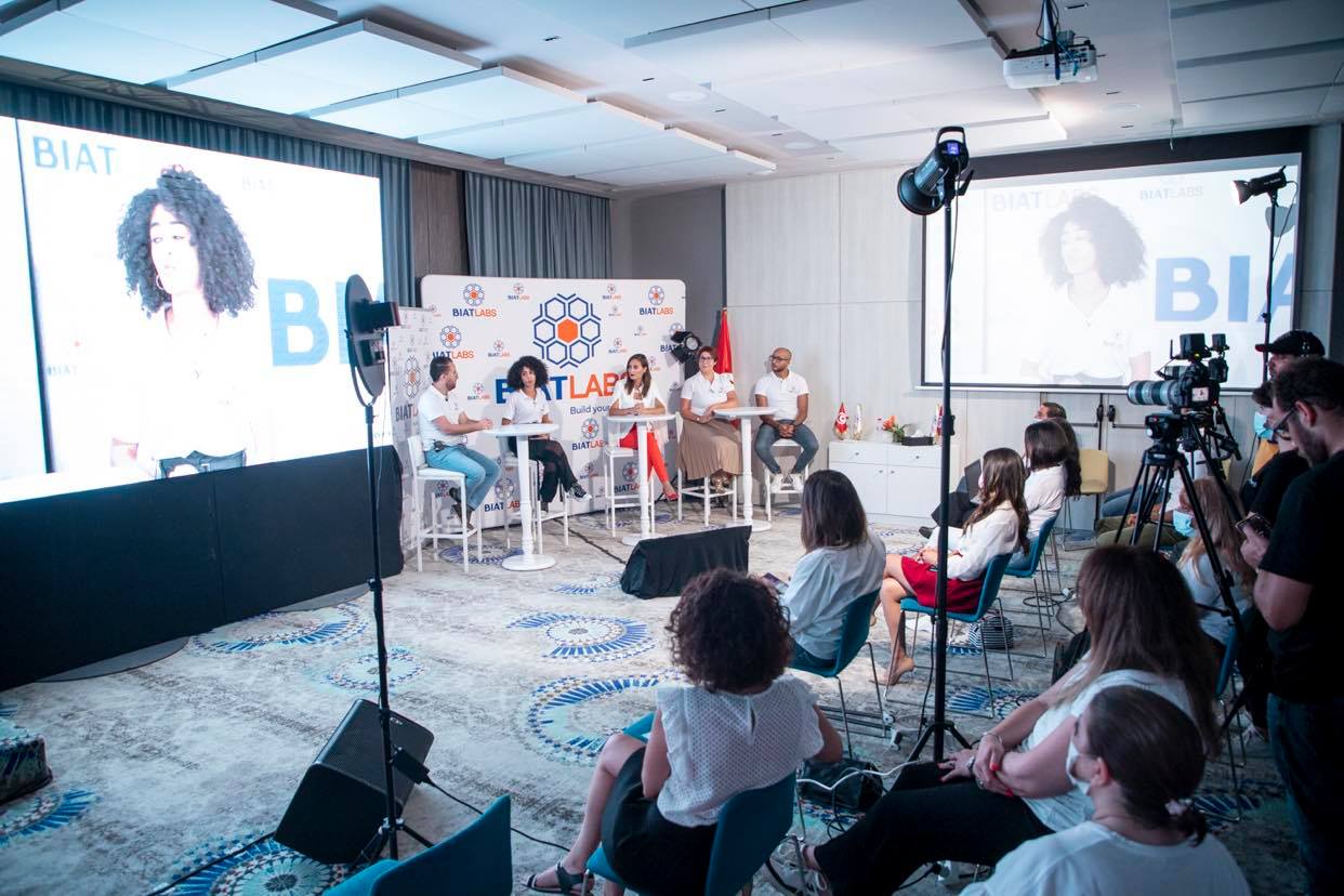 محضنة بنك تونس العربي الدولي تحتفل بتخرج الدفعة الأولى من برنامج دعم رواد الأعمال محضنة بنك تونس العربي الدولي تحتفل بتخرج الدفعة الأولى من برنامج دعم رواد الأعمال