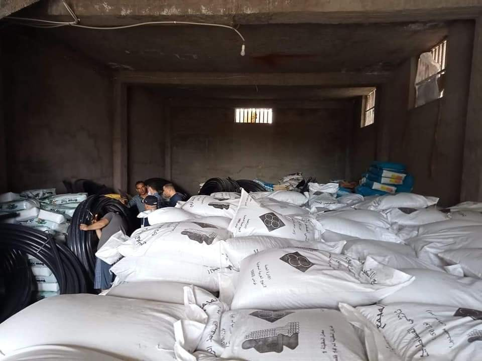 العالية: مداهمة مخزن للمواد الفلاحية (صور)