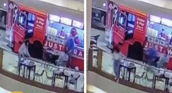 فظيع: شاهد لحظة انتحار فتاة في مجمع تجاري كبير (فيديو)