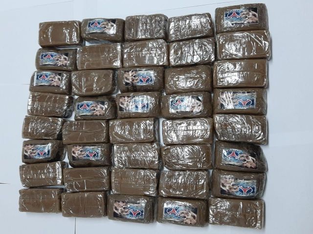 بين سوسة والقصرين: حجز 40 صفيحة “زطلة” ومبلغا ماليا والاحتفاظ بـ 3 أشخاص