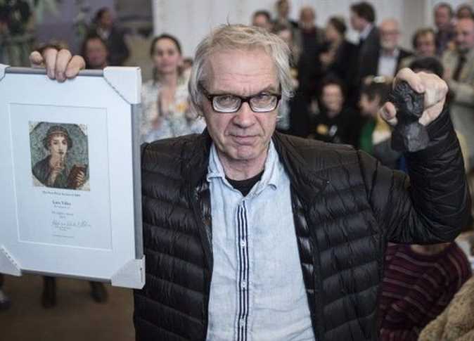 خلال شهرين: وفاة ثاني رسام كاريكاتوري أساء للرسول