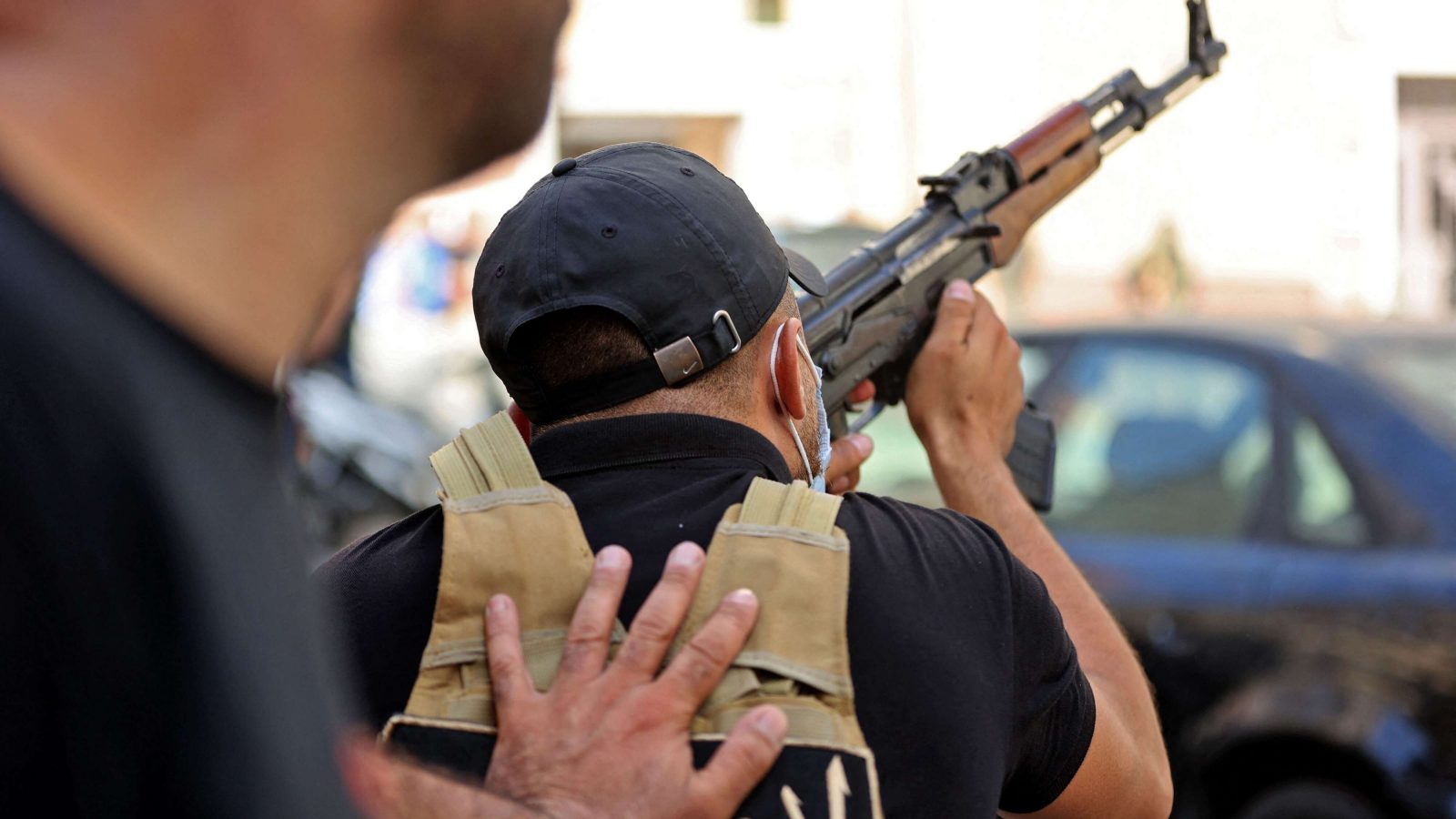 ارتفاع حصيلة قتلى أحداث العنف ببيروت.. والجيش يحذر (صور)