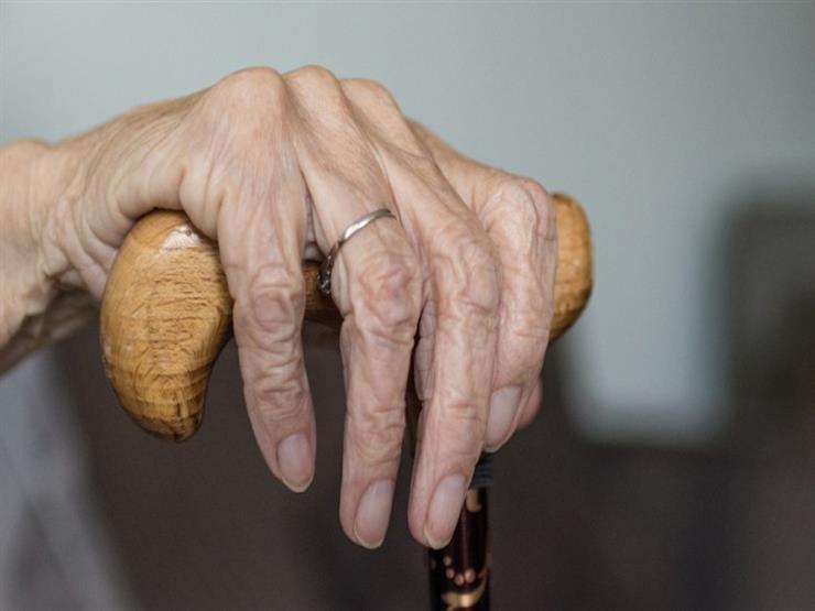 الكبارية/ عجوز تتهم ابنها بتخديرها ليعتدي عليها شبان