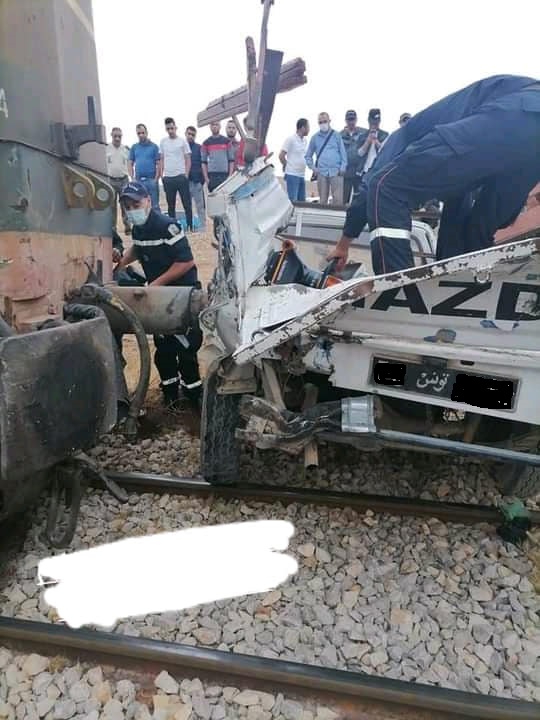 الكاف/ اصطدام بين قطار وحافلة (صور)