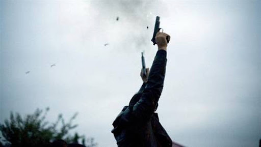 إطلاق نار خلال مباراة كرة قدم في مدرسة ثانوية أمريكية (فيديو)