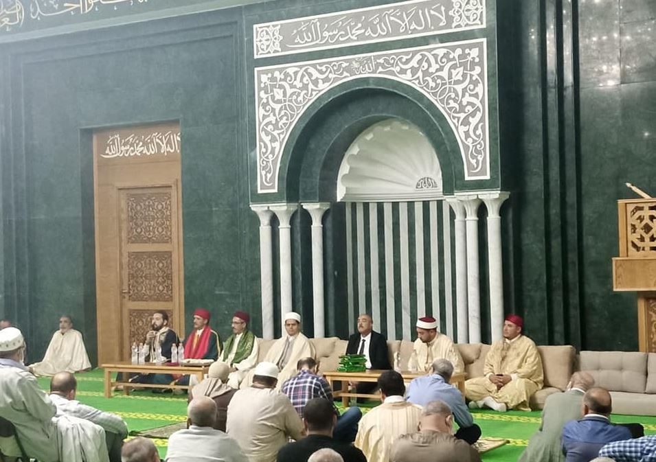 فتحي العيوني يتشبه برئيس الدولة