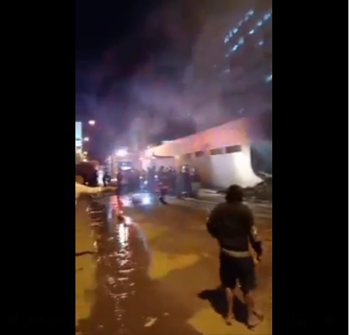 إطفاء هذا الحريق (فيديو)