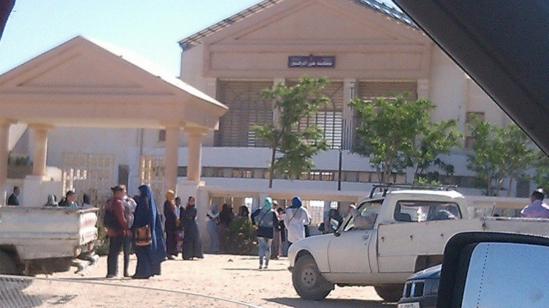 معركة بالأسلحة البيضاء والحجارة أمام معهد بالقصرين