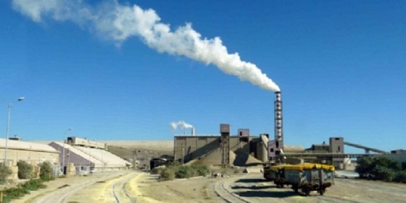 جلسة تفاوضية لإنهاء الإضراب في عدد من وحدات المجمع الكيميائي