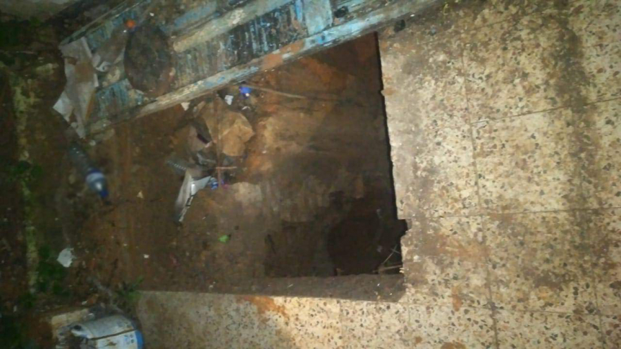 تفاصيل جديدة عن النفق قرب إقامة السفير الفرنسي تفاصيل جديدة عن النفق قرب إقامة السفير الفرنسي