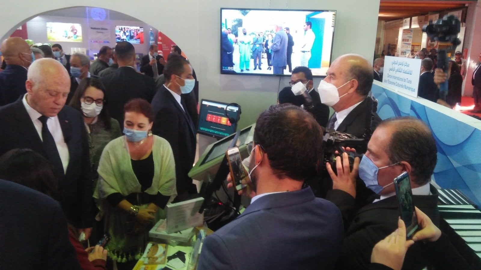 رئيس الجمهورية في زيارة إلى معرض الكتاب (صور)