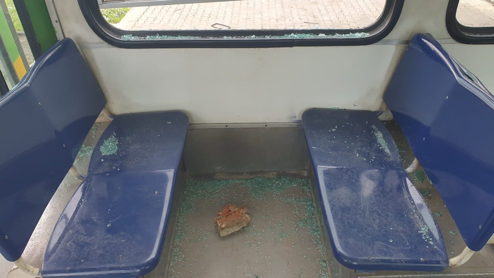 نقل تونس/ ظاهرة تخريب وسائل النقل العمومي إلى متى (صور) نقل تونس/ ظاهرة تخريب وسائل النقل العمومي إلى متى (صور)