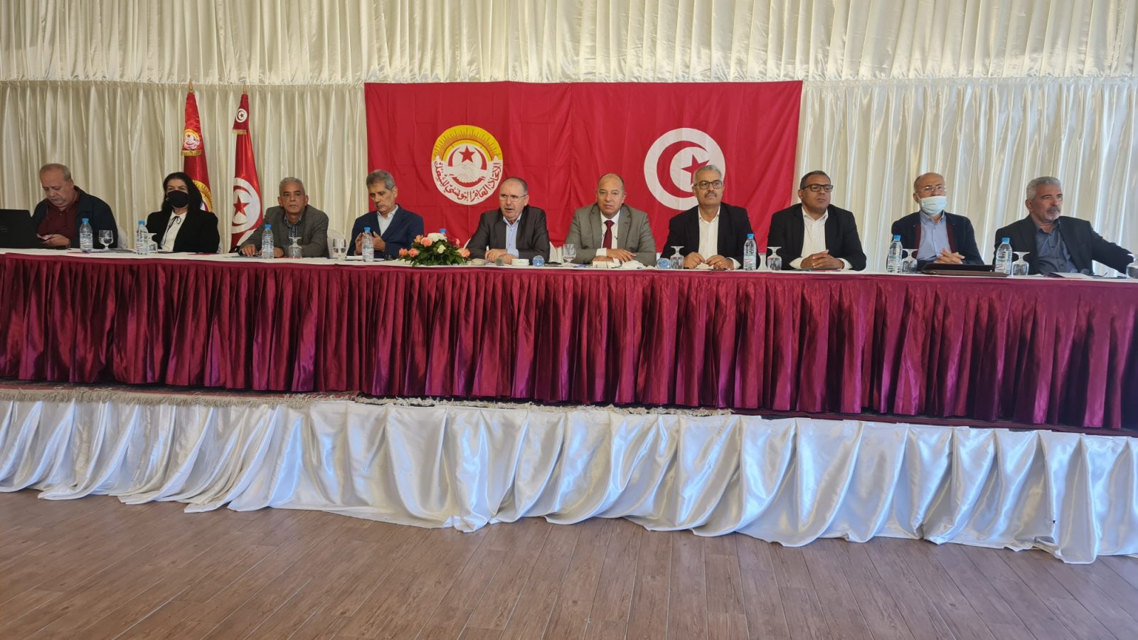 اتحاد الشغل/ إحالة مشاريع لوائح المؤتمر العام إلى المكاتب الجهوية