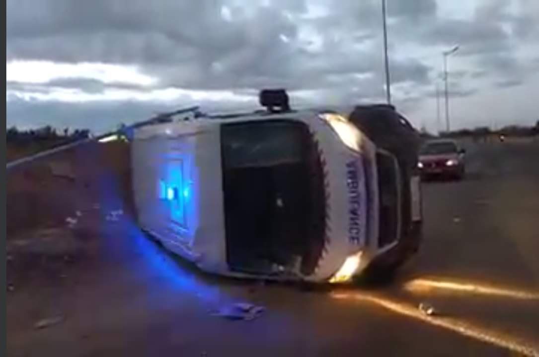 صفاقس/ انزلاق سيارة إسعاف كانت في طريقها إلى مكان انقلاب “اللواج”..