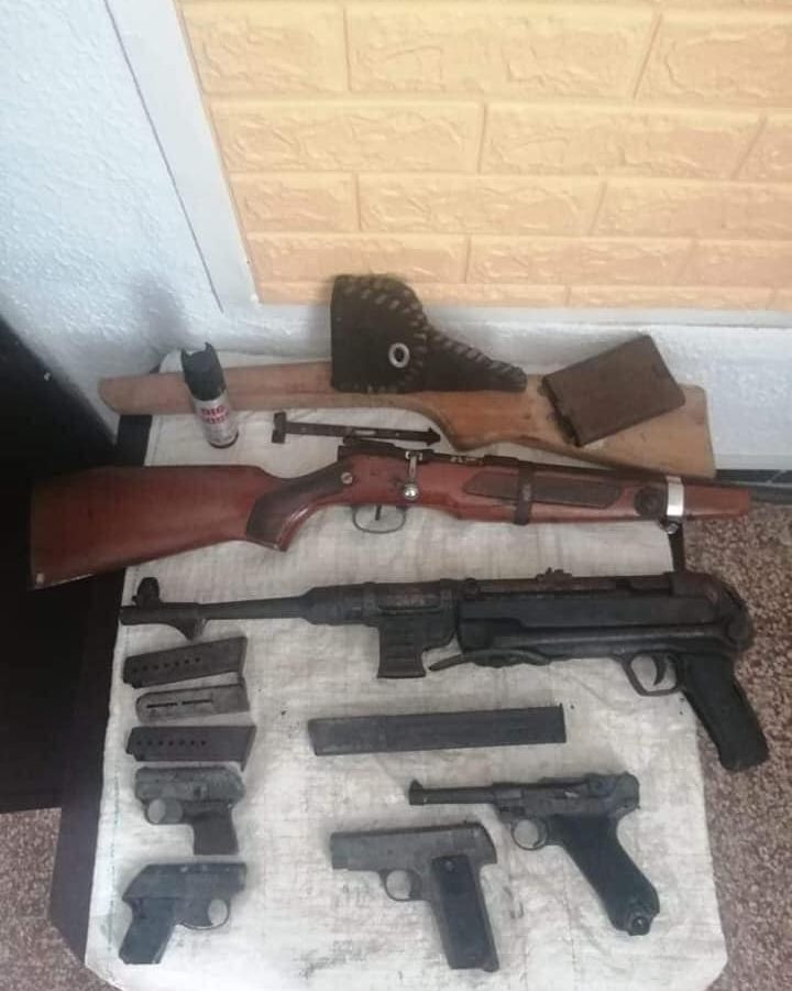 بالصور/ حجز هذه الكمية من الأسلحة بأحواز منزل تميم