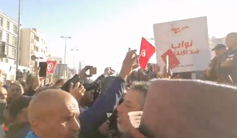 فيديو/ منع مواطنين من الالتحاق بمسيرة باردو