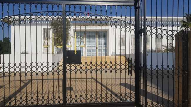 إثر الاعتداء على أحد أعوانها/ تعليق العمل بمحاكم تطاوين إثر الاعتداء على أحد أعوانها/ تعليق العمل بمحاكم تطاوين