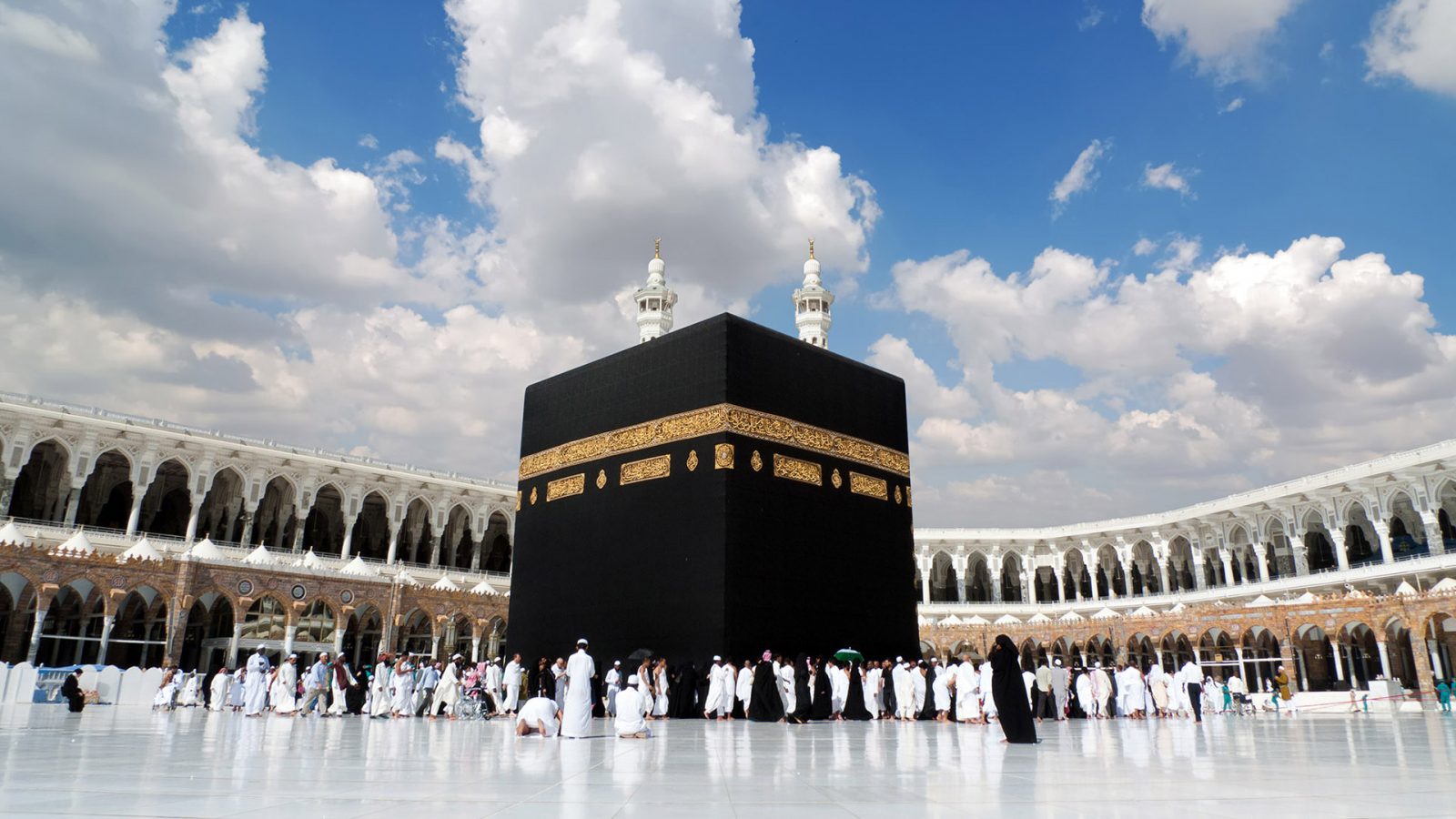 هذه كلفة العمرة وشروط السلطات السعودية