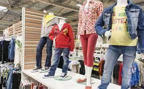 غرفة تجار الأقمشة والملابس الجاهزة تهدّد بتعليق النشاط لهذا السبب