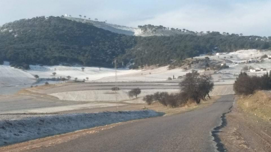 صور/ مرتفعات الكاف تتزين بالثلوج