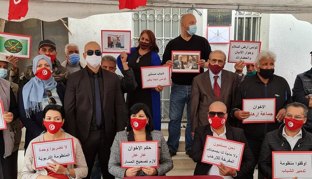 بداية من هذا التاريخ/ الدستوري الحر في اعتصام مفتوح أمام مقر اتحاد العلماء المسلمين بداية من هذا التاريخ/ الدستوري الحر في اعتصام مفتوح أمام مقر اتحاد العلماء المسلمين