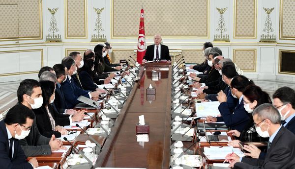 منها الصلح الجزائي/ المصادقة على 7 مشاريع وأوامر رئاسية