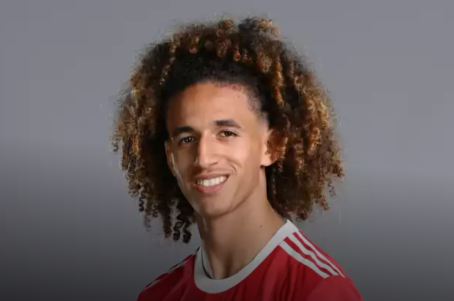 مانشستر يونايتد يشيد بآداء حنّبعل ويهنّئه بترشح تونس