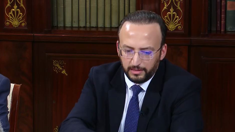 ارسالية ورقم سري للمشاركة/ وزير تكنولوجيا الاتصال يوضح كيفية اجراء الاستشارة (فيديو)