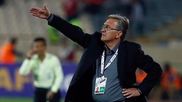 هذا ما قاله مدرب المنتخب العماني عن المنتخب الوطني