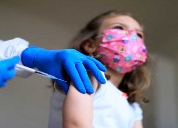 اللجنة العلمية توافق على تلقيح هذه الفئة العمرية ولكن..