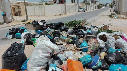 بسبب النفايات/ طبربة تستغيث “يزّي خنقتونا” وأعوان البلدية عاجزون