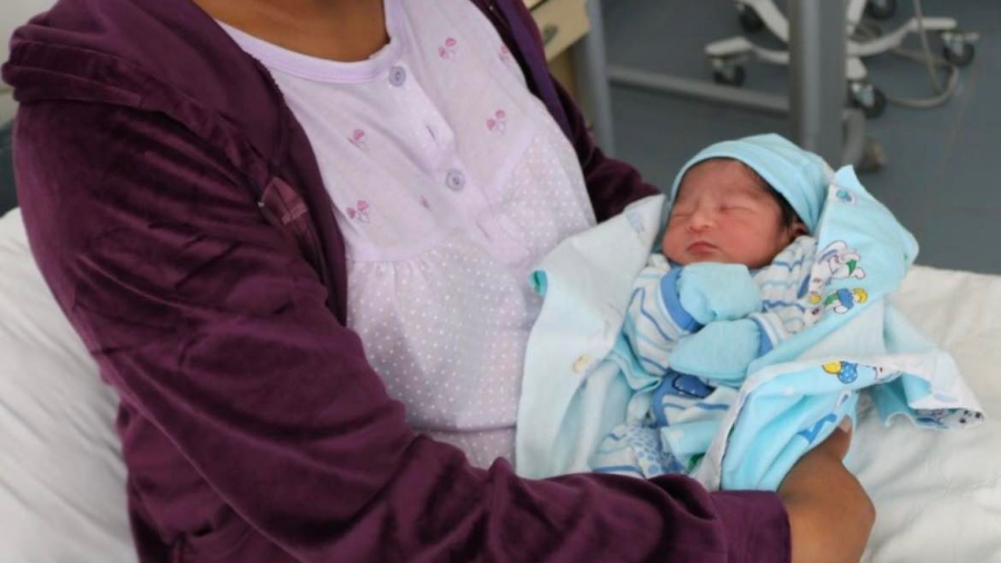 غريزمان مبابي/ تعرّف على أول مولود في سنة 2022