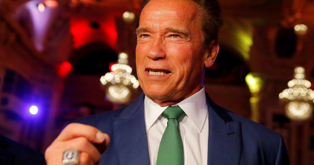 بالصور/ شوارزنيجر يتعرّض إلى حادث مرور