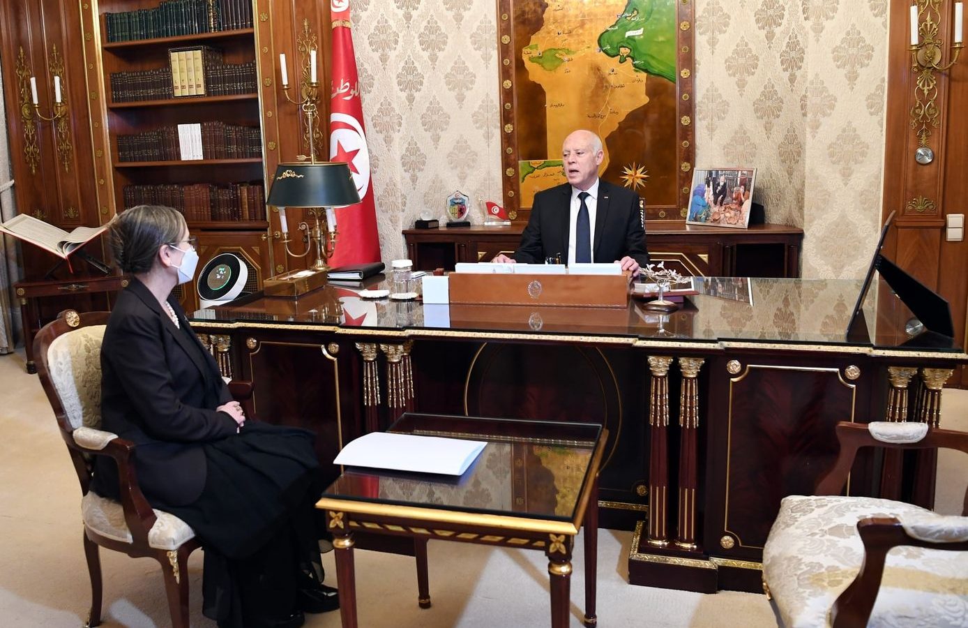 ماذا في لقاء رئيسة الحكومة بقيس سعيد (فيديو)