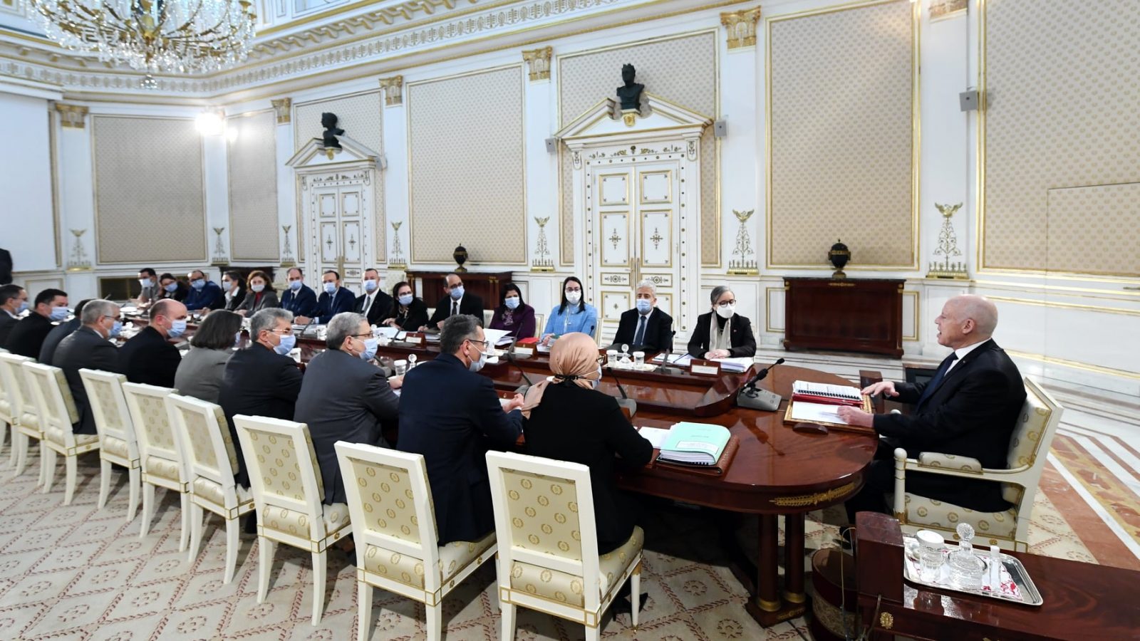 قيس سعيد يوجه رسالة طمأنة إلى رجال الأعمال (فيديو)