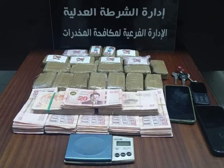 تنشط بين تونس والقيروان/ الإطاحة بشبكة لترويج المخدرات وهذا المحجوز