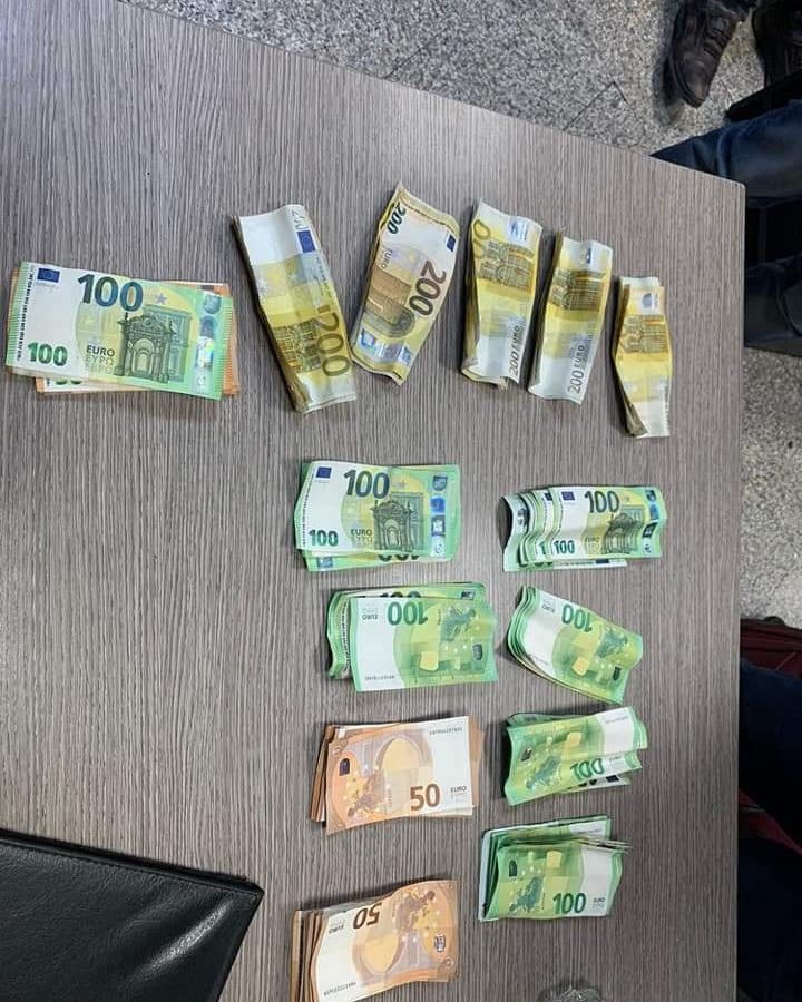 مطار قرطاج/ محاولة تهريب 12400 أورو (صور)