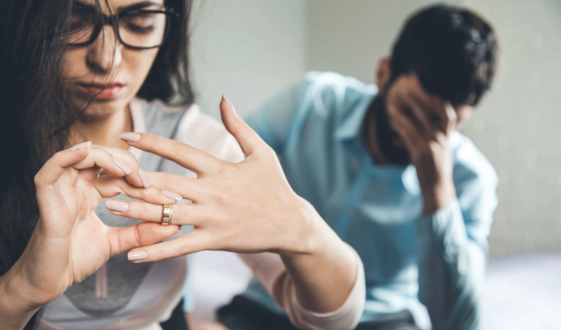 زوجة تطلب الطلاق لأنّ زوجها ليس رومنسيا مثل الممثلين الأتراك