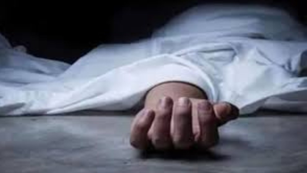 جريمة بشعة/ فصل رأس زوجته ثم ألقى بنفسه من الشرفة