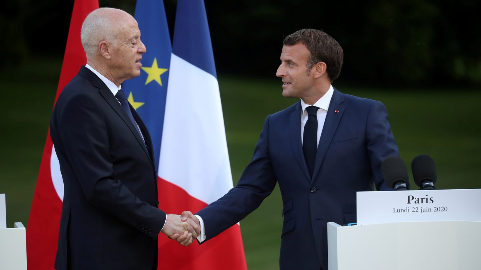 الإليزيه/ ماكرون يدعو قيس سعيد إلى تنفيذ مرحلة انتقالية “جامعة”