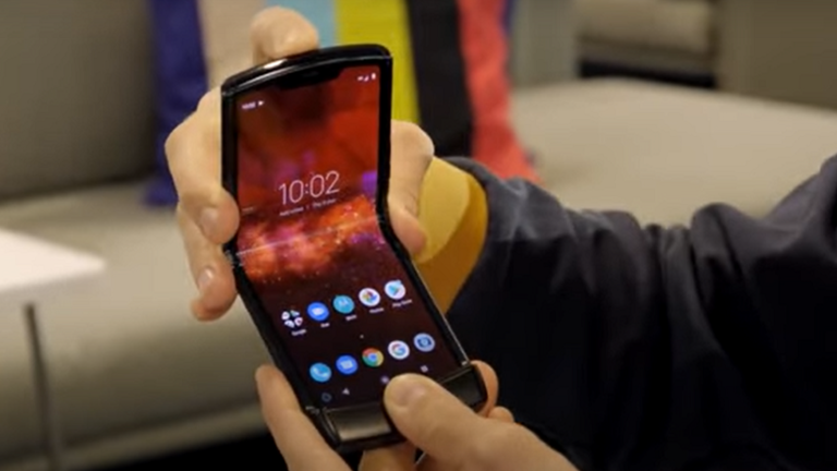 “موتورولا” تستعد لإطلاق الجيل الجديد من هواتفها القابلة للطي