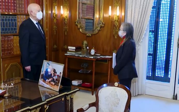 سعيّد يهاجم تعاطي الإعلام مع الاستفتاء الالكتروني (فيديو)